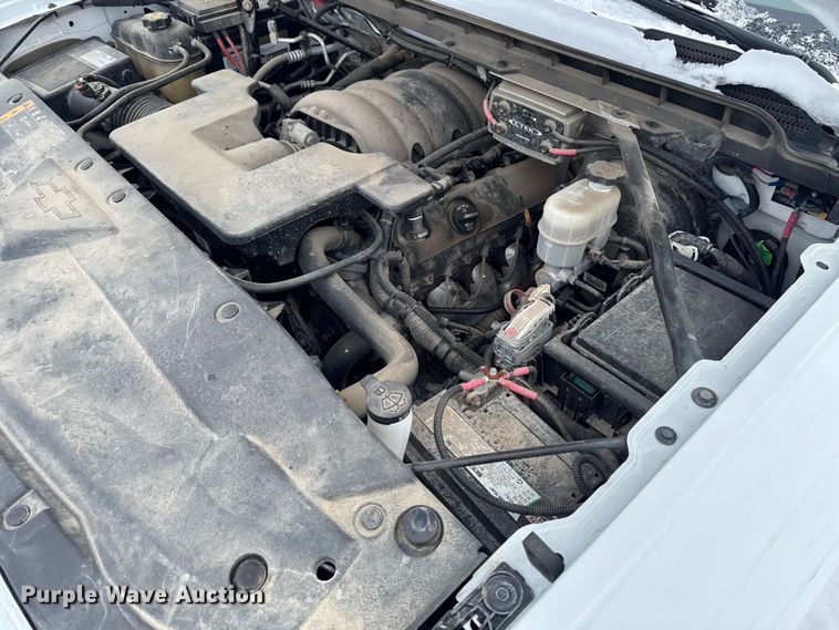 image for item EA2136 2017 Chevrolet Silverado pickup truck