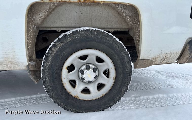 image for item EA2136 2017 Chevrolet Silverado pickup truck