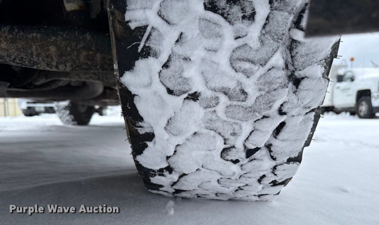 image for item EA2136 2017 Chevrolet Silverado pickup truck