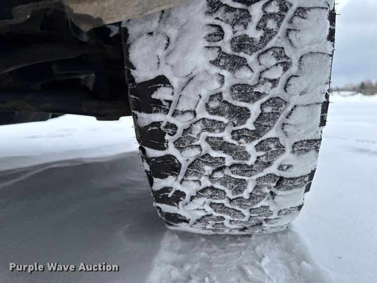 image for item EA2136 2017 Chevrolet Silverado pickup truck