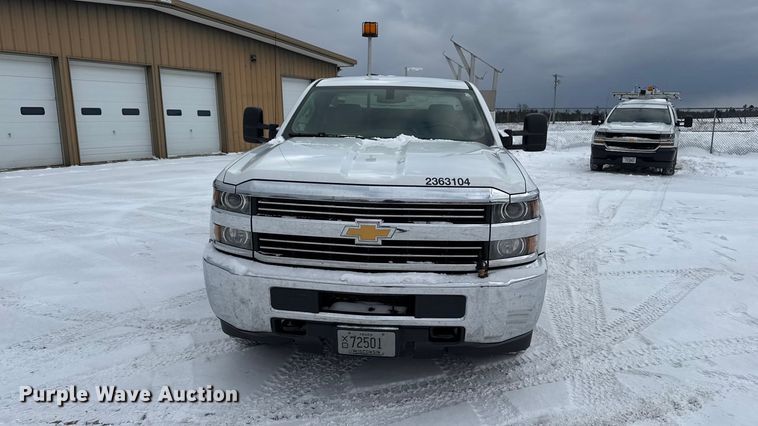 image for item EA2137 2016 Chevrolet Silverado 2500HD utility bed pickup truck