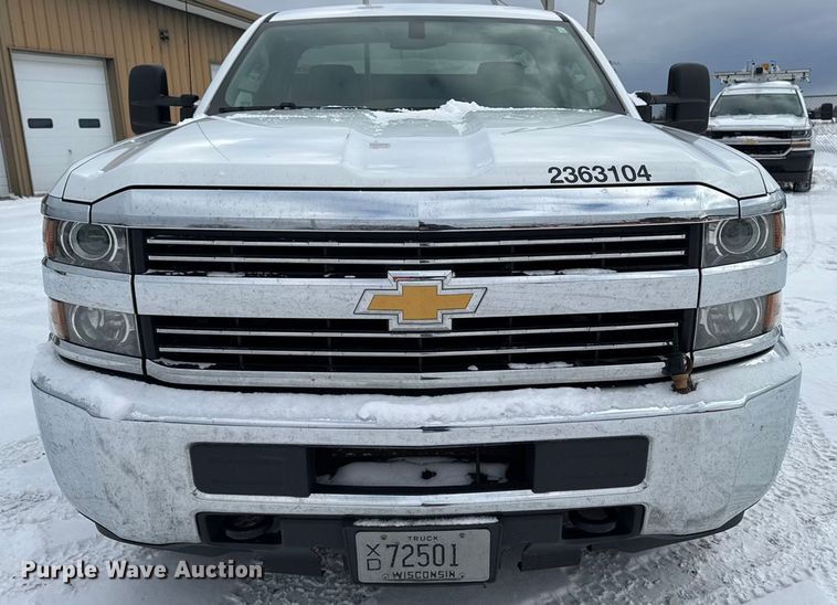 image for item EA2137 2016 Chevrolet Silverado 2500HD utility bed pickup truck