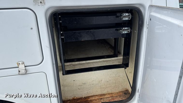 image for item EA2137 2016 Chevrolet Silverado 2500HD utility bed pickup truck