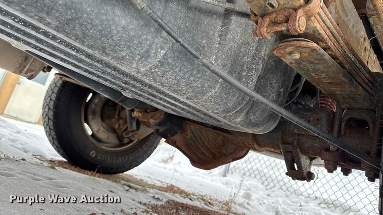 image for item EA2137 2016 Chevrolet Silverado 2500HD utility bed pickup truck