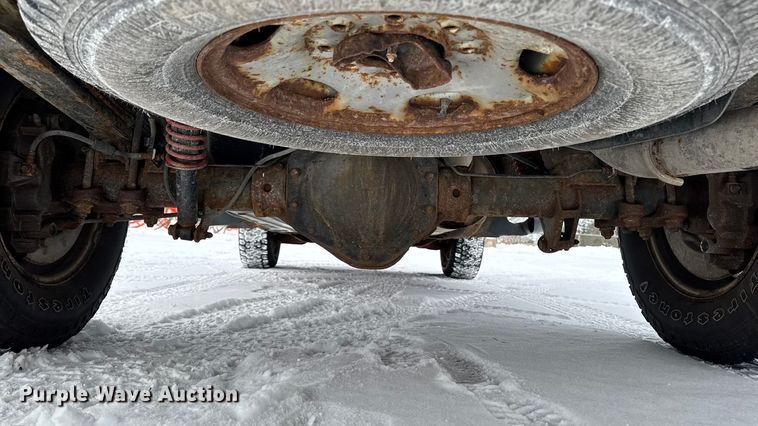 image for item EA2137 2016 Chevrolet Silverado 2500HD utility bed pickup truck