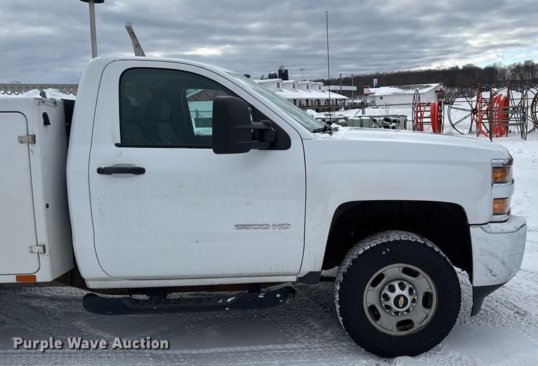 image for item EA2137 2016 Chevrolet Silverado 2500HD utility bed pickup truck