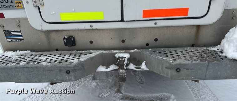 image for item EA2137 2016 Chevrolet Silverado 2500HD utility bed pickup truck