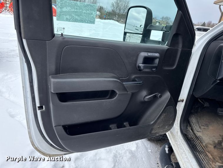 image for item EA2137 2016 Chevrolet Silverado 2500HD utility bed pickup truck