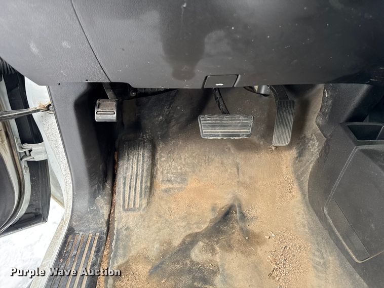 image for item EA2137 2016 Chevrolet Silverado 2500HD utility bed pickup truck