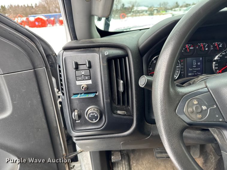 image for item EA2137 2016 Chevrolet Silverado 2500HD utility bed pickup truck