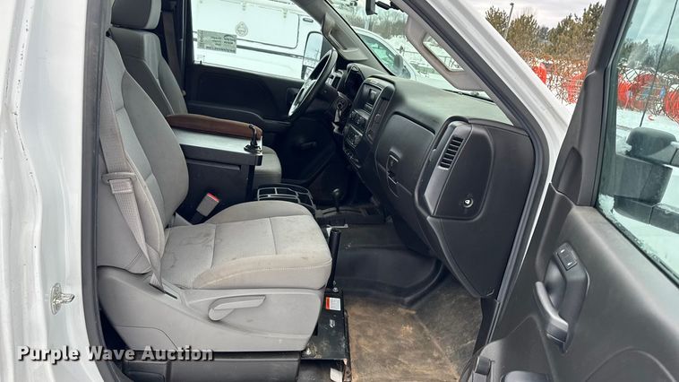 image for item EA2137 2016 Chevrolet Silverado 2500HD utility bed pickup truck