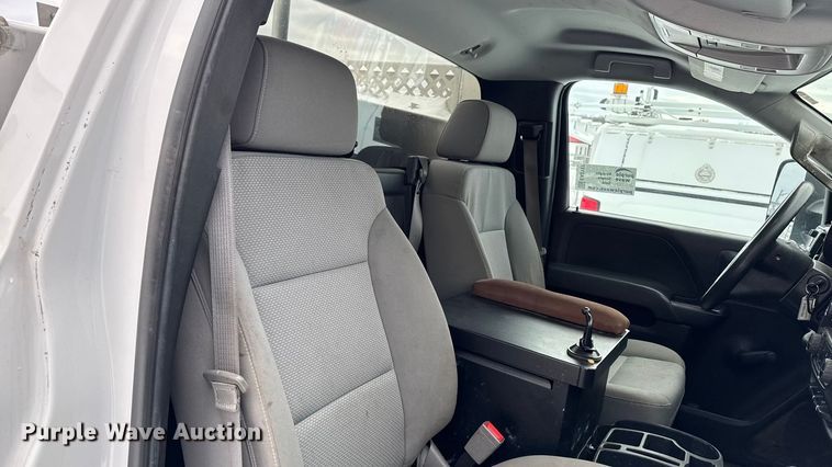 image for item EA2137 2016 Chevrolet Silverado 2500HD utility bed pickup truck