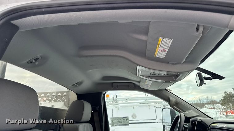 image for item EA2137 2016 Chevrolet Silverado 2500HD utility bed pickup truck