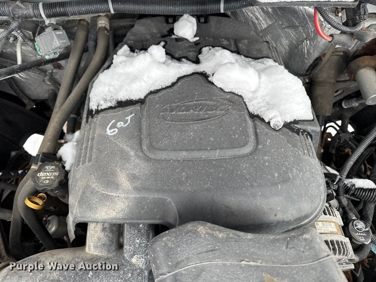 image for item EA2137 2016 Chevrolet Silverado 2500HD utility bed pickup truck