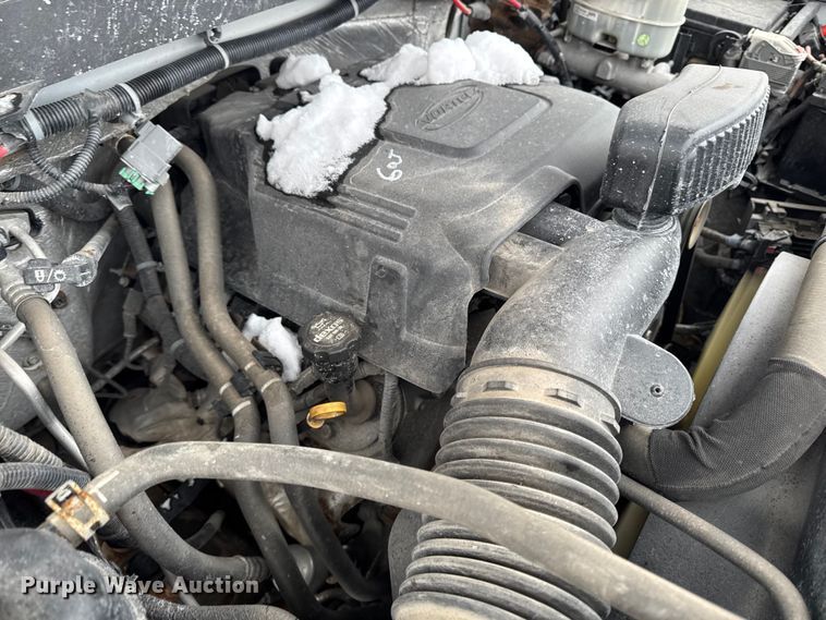 image for item EA2137 2016 Chevrolet Silverado 2500HD utility bed pickup truck