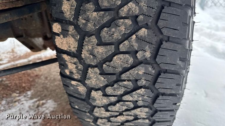 image for item EA2137 2016 Chevrolet Silverado 2500HD utility bed pickup truck