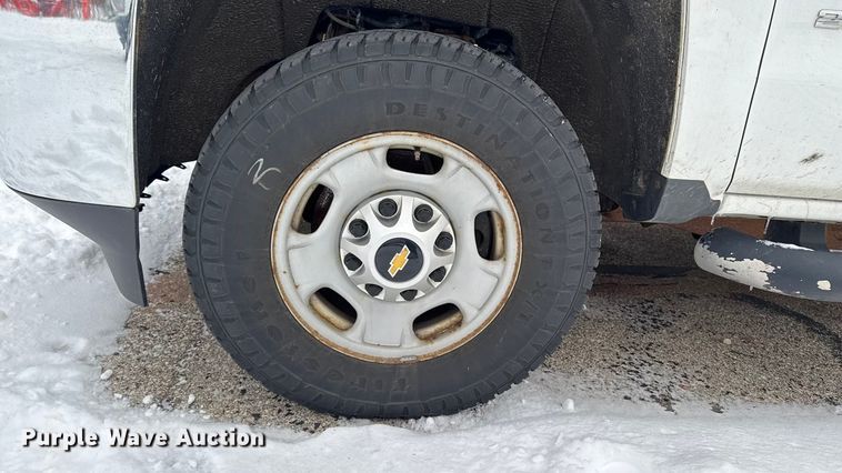 image for item EA2137 2016 Chevrolet Silverado 2500HD utility bed pickup truck