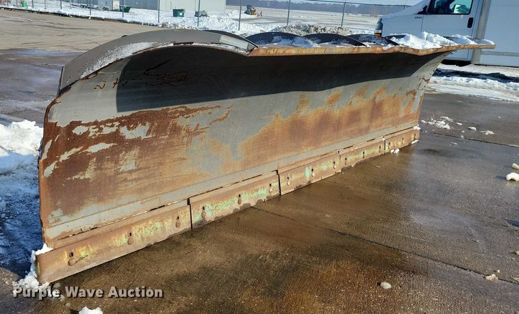 image for item EA2768 Volvo snow blade