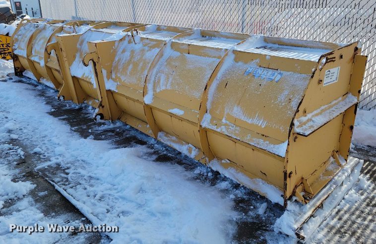 image for item EA2769 Henke snow pusher