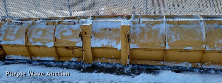 image for item EA2769 Henke snow pusher