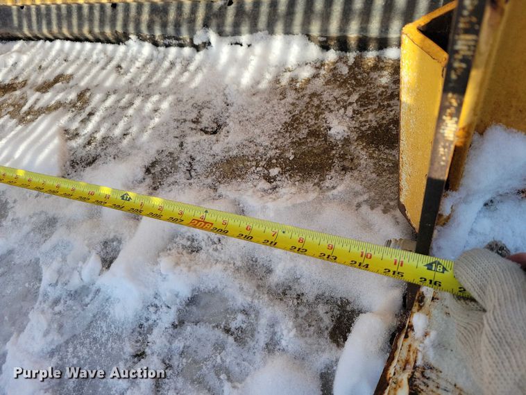 image for item EA2769 Henke snow pusher