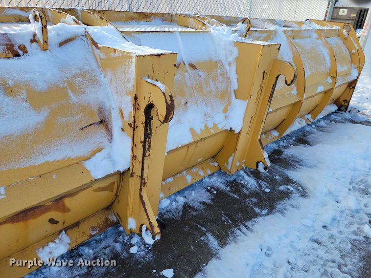 image for item EA2769 Henke snow pusher