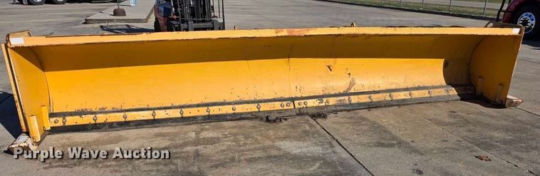 image for item EA2769 Henke snow pusher