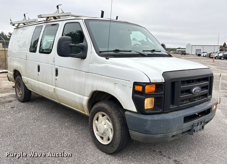 image for item EA7126 2009 Ford E150 van