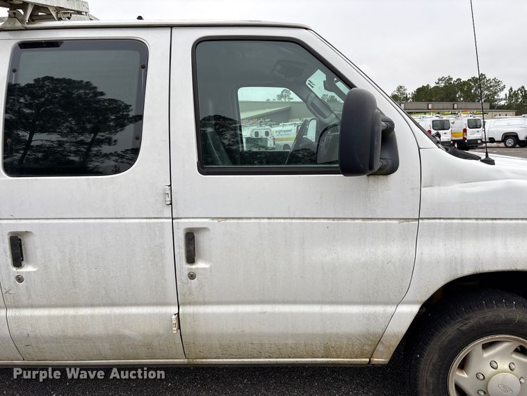 image for item EA7126 2009 Ford E150 van