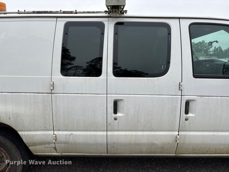 image for item EA7126 2009 Ford E150 van