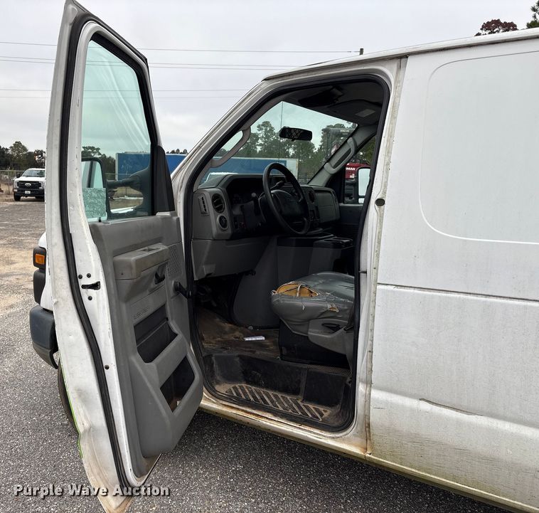 image for item EA7126 2009 Ford E150 van