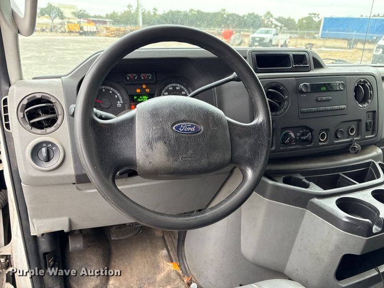 image for item EA7126 2009 Ford E150 van