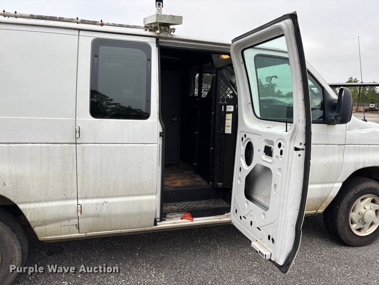 image for item EA7126 2009 Ford E150 van