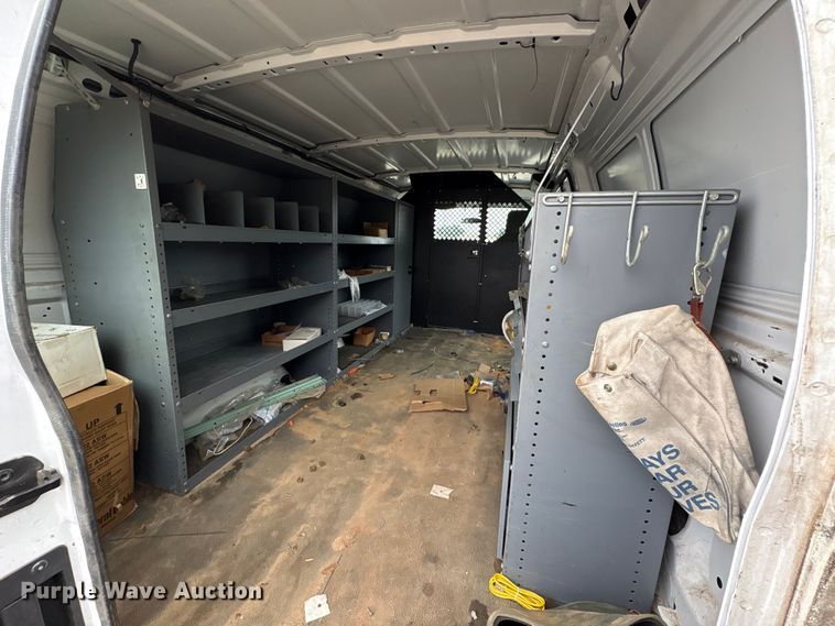 image for item EA7126 2009 Ford E150 van