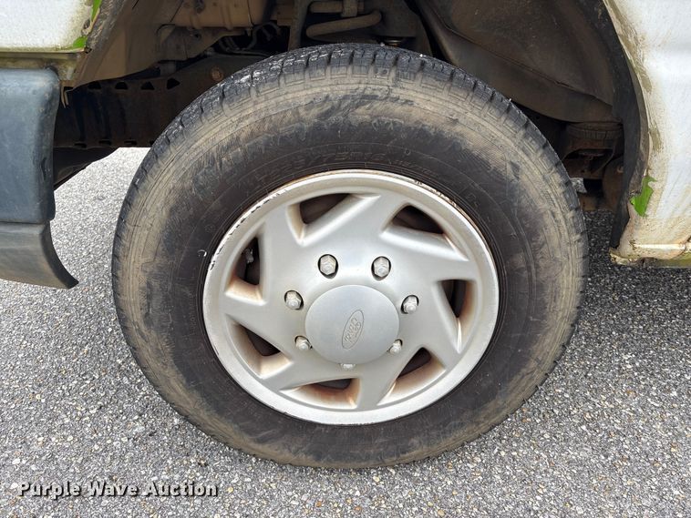 image for item EA7126 2009 Ford E150 van