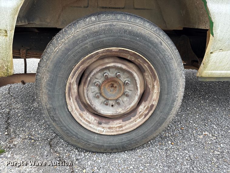 image for item EA7126 2009 Ford E150 van