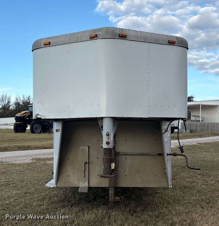 image for item EA7801 2001 Sundowner Trailer livestock trailer