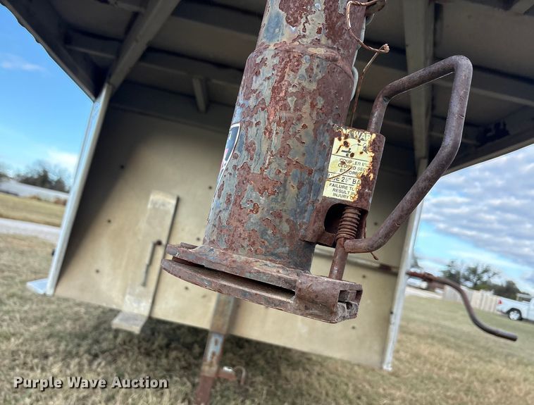 image for item EA7801 2001 Sundowner Trailer livestock trailer