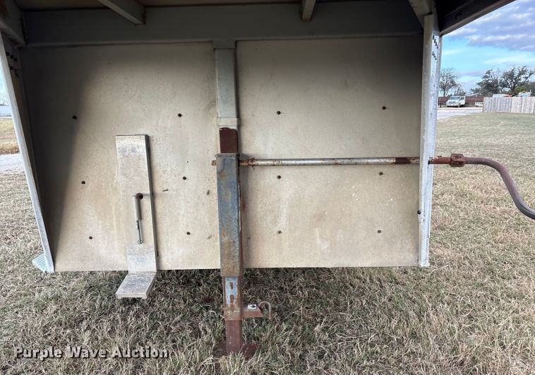 image for item EA7801 2001 Sundowner Trailer livestock trailer