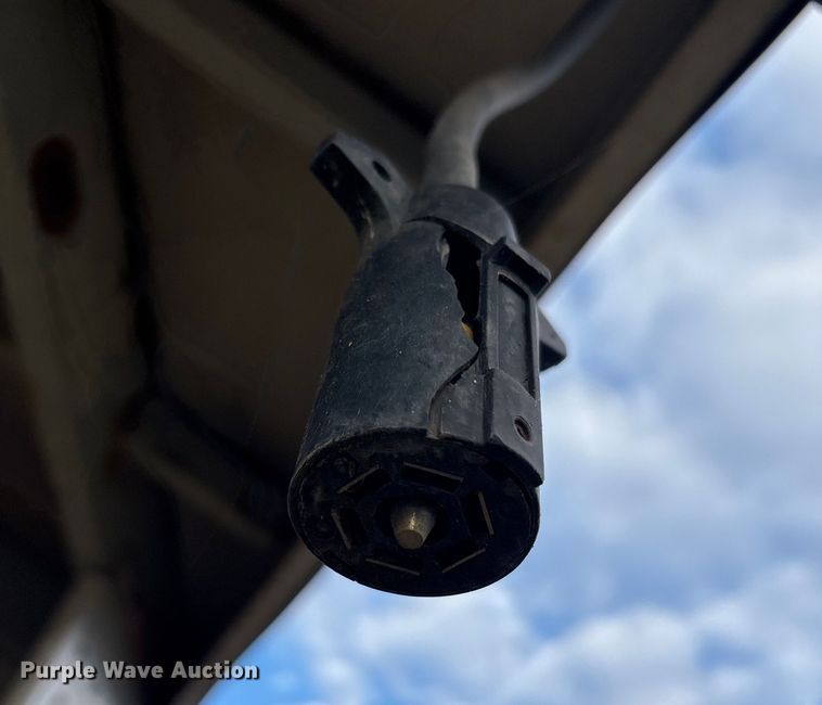 image for item EA7801 2001 Sundowner Trailer livestock trailer