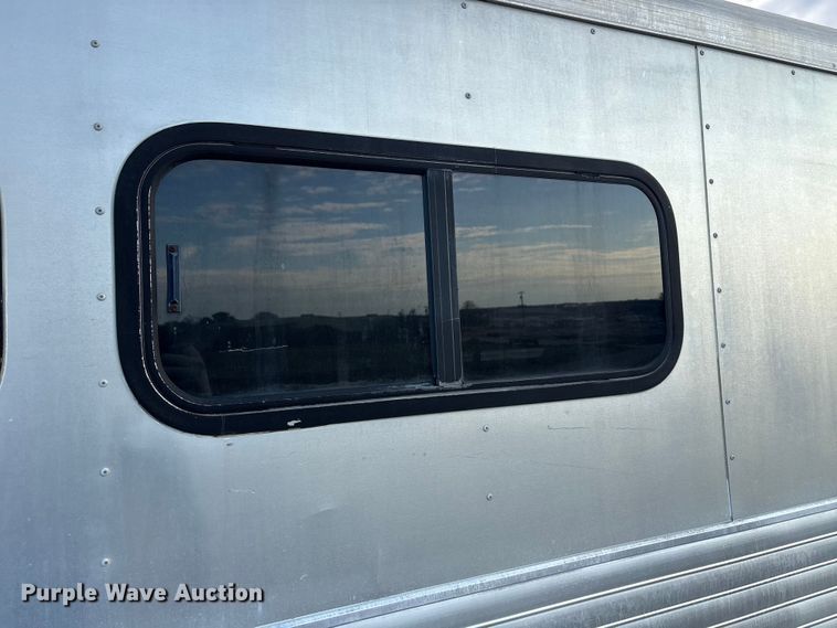 image for item EA7801 2001 Sundowner Trailer livestock trailer