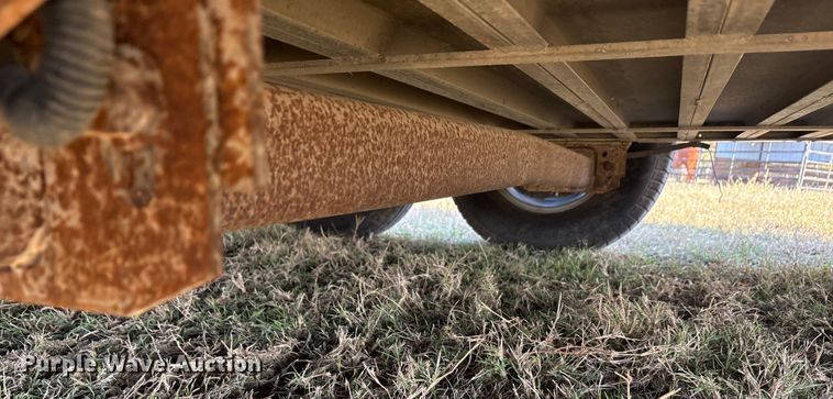 image for item EA7801 2001 Sundowner Trailer livestock trailer