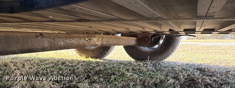 image for item EA7801 2001 Sundowner Trailer livestock trailer