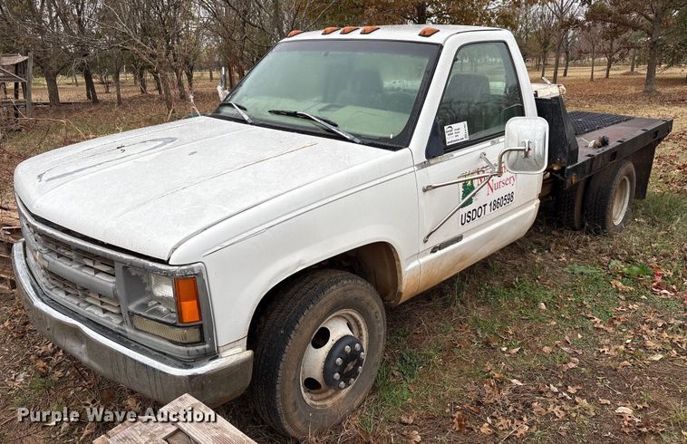 image for item EA7807 1999 Chevrolet C3500 flatbed pickup truck