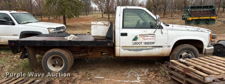 image for item EA7807 1999 Chevrolet C3500 flatbed pickup truck