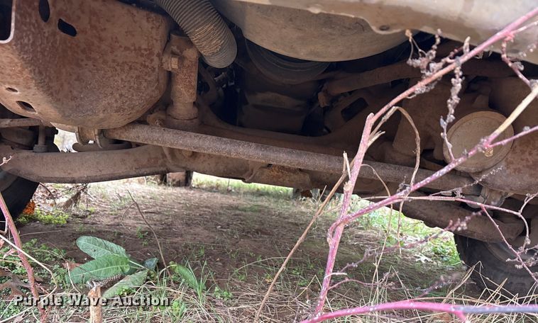 image for item EA7807 1999 Chevrolet C3500 flatbed pickup truck