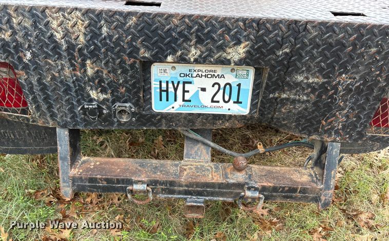 image for item EA7807 1999 Chevrolet C3500 flatbed pickup truck