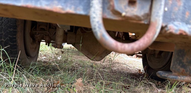 image for item EA7807 1999 Chevrolet C3500 flatbed pickup truck