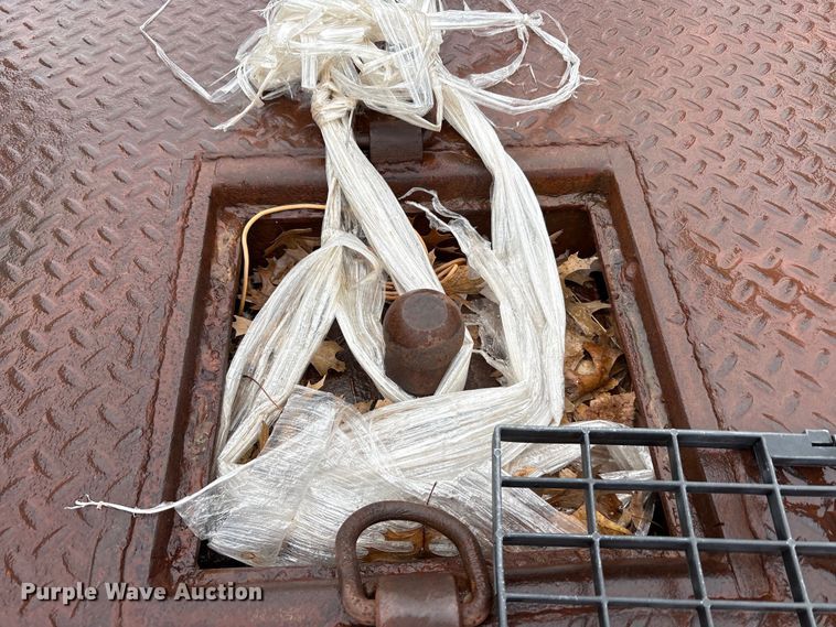 image for item EA7807 1999 Chevrolet C3500 flatbed pickup truck