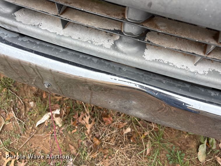 image for item EA7807 1999 Chevrolet C3500 flatbed pickup truck